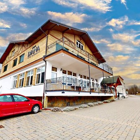 Hotel Diana Stráža Kültér fotó